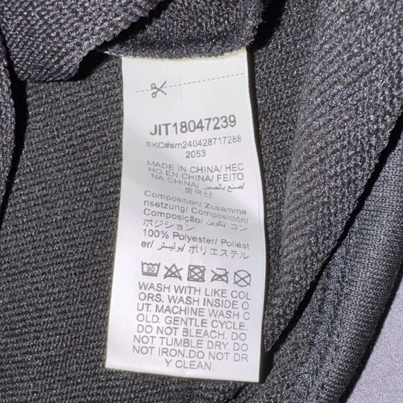 Sumwon Men’s Black Cropped Oversized Essential Tee - Picture 9 of 9